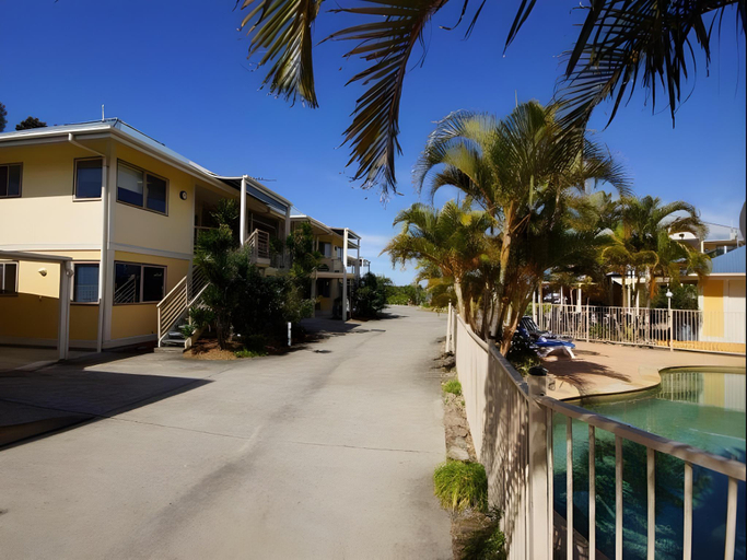 Exterior & Views 1, Hastings Cove Holiday Apartments, Tweed - Tweed Coast