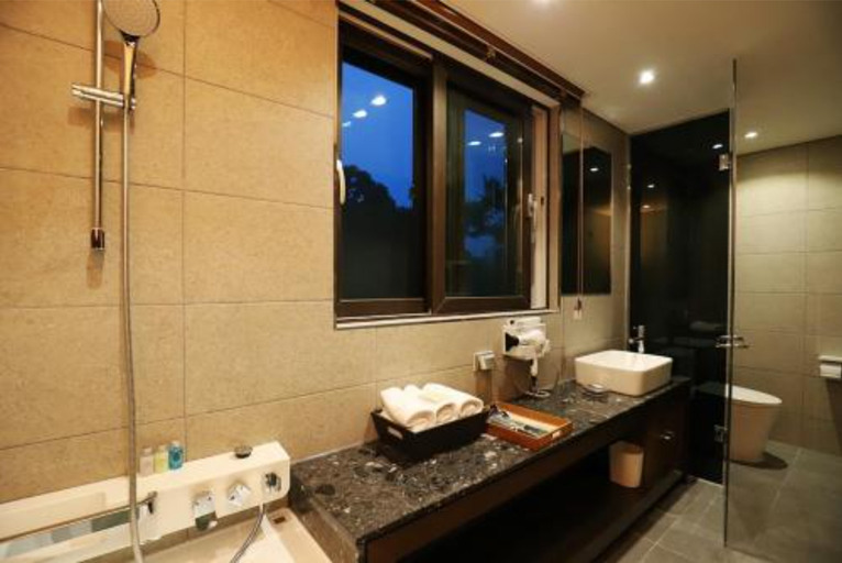 Bathroom 5, Namyangju Dolcecasa Hotel, Namyangju