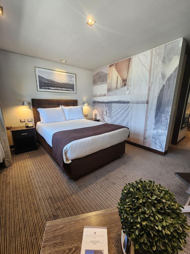 Bedroom 3, Hotel Los Espanoles Plus, Santiago