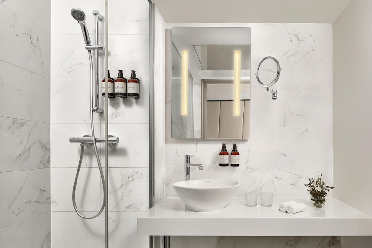 Bathroom 4, NH Collection Paris Ponthieu Champs-Elysées, Paris