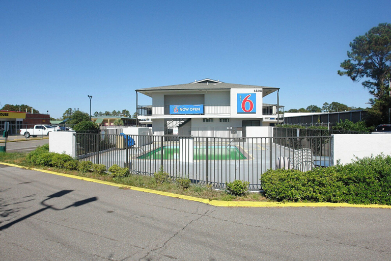 Exterior & Views 2, Motel 6 Hattiesburg, MS, Forrest