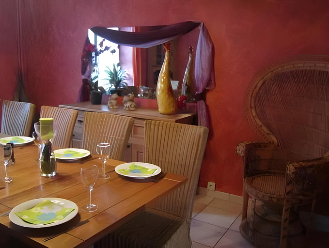 Others 4, Cosy Holiday Home with Sauna, Terrace, Liège