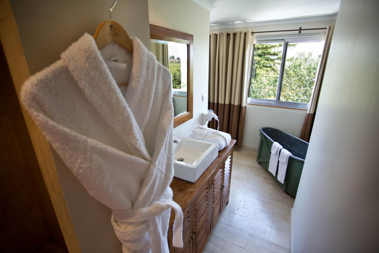 Bathroom 5, Ermitage De Corton - Teritoria, Côte-d'Or
