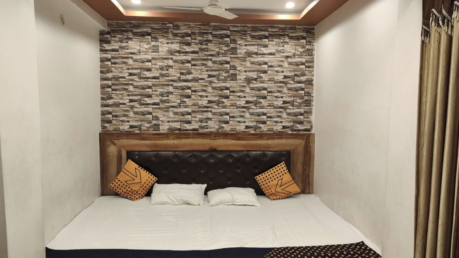 Bedroom, Royal Kashi Lodge, Kaushambi