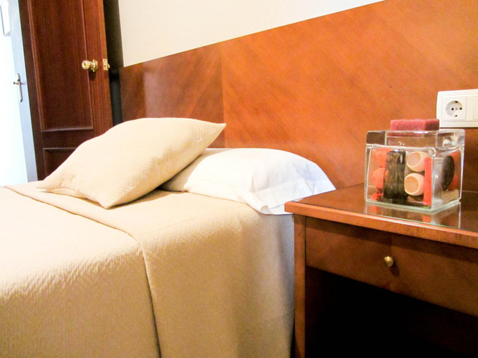 Bedroom 3, Hotel Avenida, Valencia