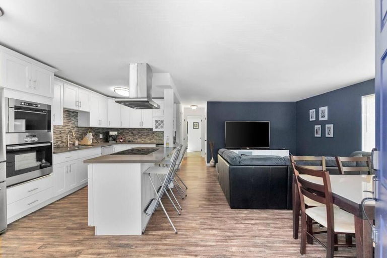 Others 4, Epicurean remodel in central location., Seattle