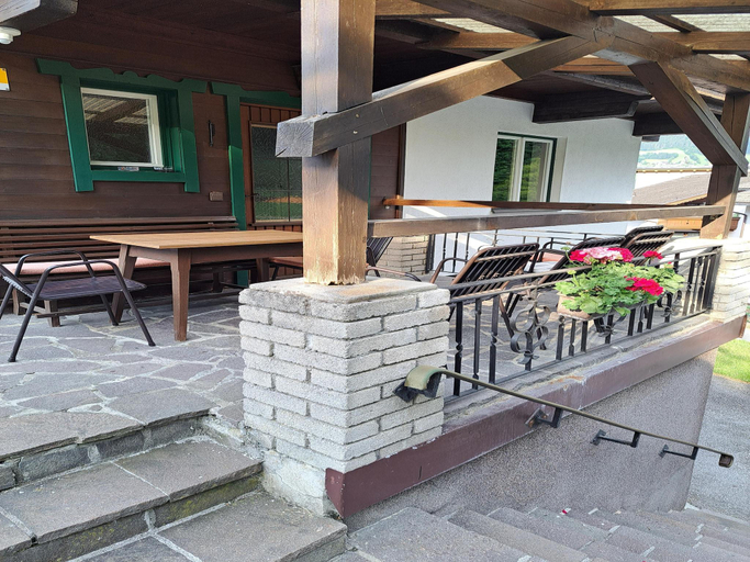 Others 5, Chalet in Fugen near Spieljochbahn, Schwaz