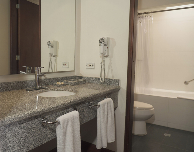 Bathroom 3, Hotel Ilar Corferias & Convention Center, Santafé de Bogotá