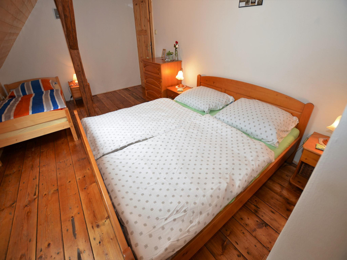 Others 5, Cottage in Liberec with Sauna and Ski Nearby, Liberec