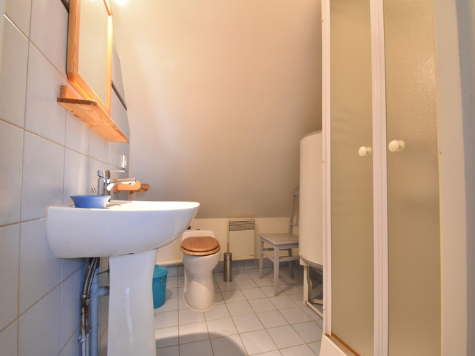 Others 3, Beautiful authentic holiday home with pool, Nièvre