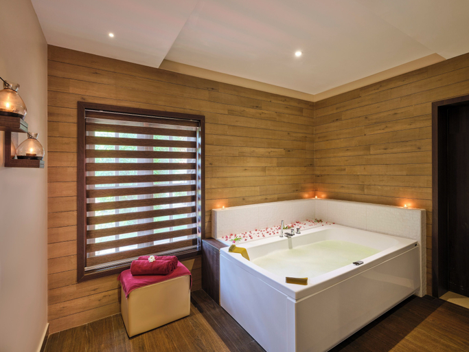 Bathroom 5, Sterling Lake Palace Alleppey, Alappuzha