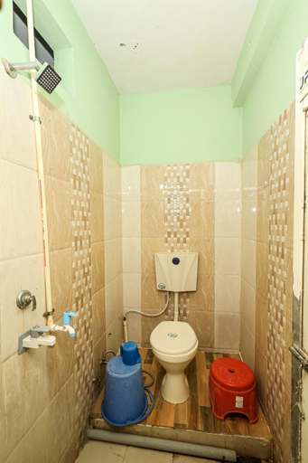 Bathroom 3, Rai Guest House, Ujjain