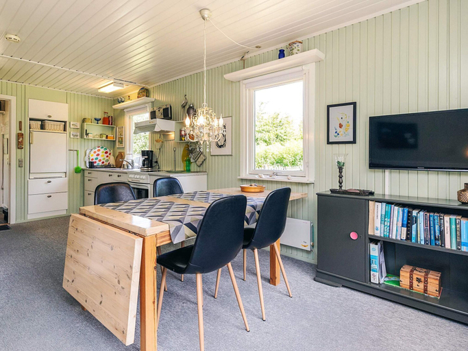Others 4, 2 Person Holiday Home in Thyholm-by Traum, Struer