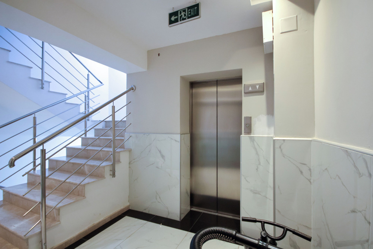 Others 4, Victoriei Luxury, Municipiul Bucuresti