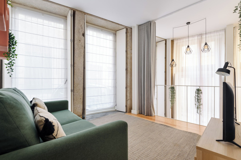 Others 2, Sbucks - Trendy Space in Porto - Next to Ribeira, Porto