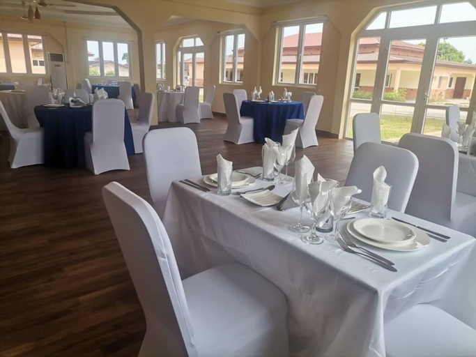 Food & Drinks, BowMarie Resort, East Gonja
