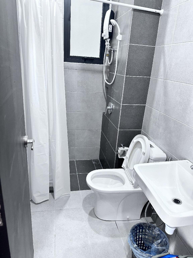 Bathroom, New in Town Area@ Urban Suites, Pulau Penang