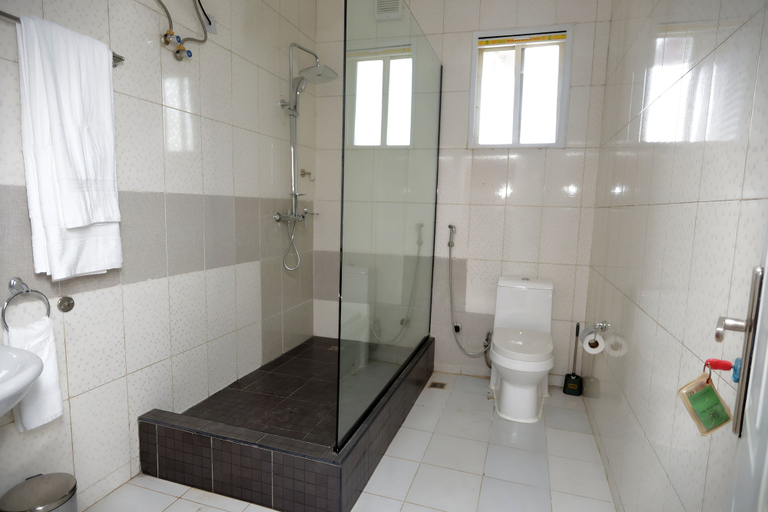 Bathroom, Kaslon Hotel Abuja, AbujaMun
