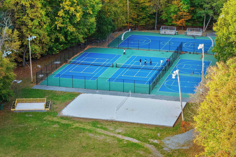 Sport & Beauty 4, Access to Private Lake, Pools, & Sports Complex Fire Pit Foxden by Avantstay, Monroe