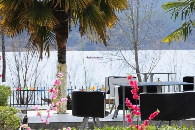 Food & Drinks 4, Tinghaiyue Hotel, Liangshan Yi