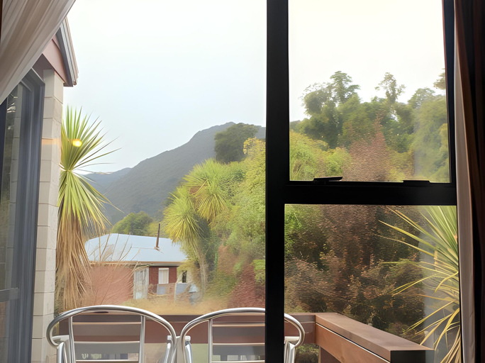 Others 5, Alpine Glacier Motel, Westland