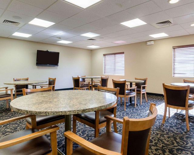 Food & Drinks 4, Comfort Inn Garden City Area, Finney