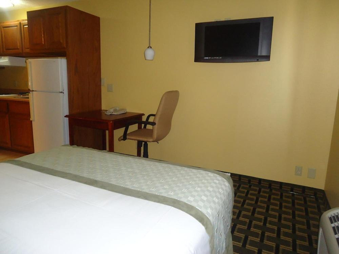 Bedroom 2, TownHouse Extended Stay Hotel Downtown, Lancaster