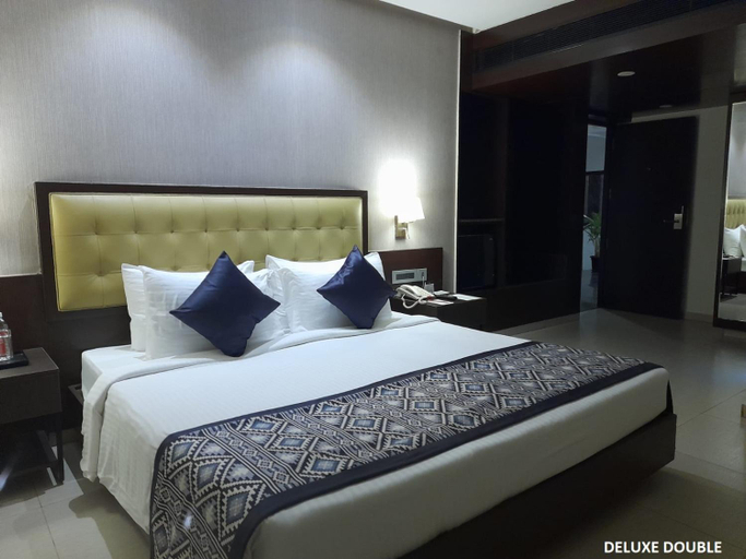 Bedroom 3, Grand Continent Malleshwaram A Sarovar Portico Affiliate Hotel, Bangalore