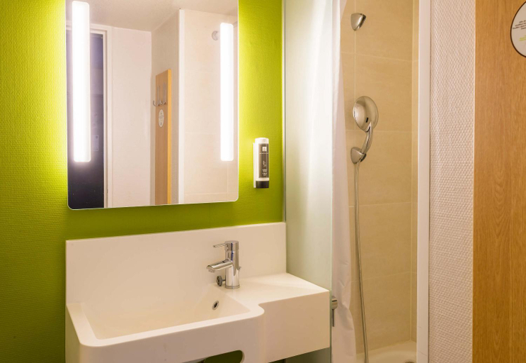 Bathroom 4, B&B Hotel Auxerre Bourgogne, Yonne