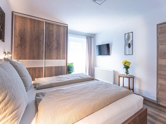 Bedroom 3, Geraeumige Wohnung fur 5 Personen in Drachselsried, Regen
