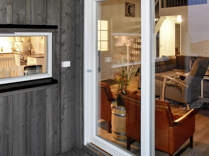 Others 5, person holiday home in Lyngstad, Eide