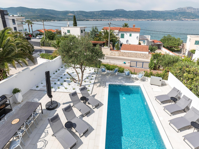 Sport & Beauty 1, Apartment in Slatine with Terrace, Trogir