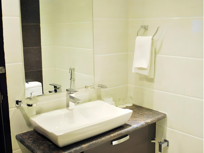 Bathroom 2, The Sapphire Grand, Varanasi