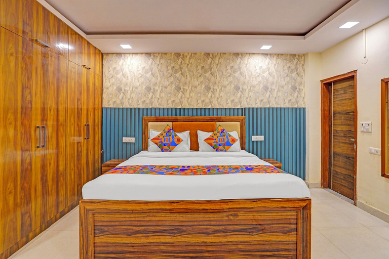 Room 3, Fabhotel Angel Pink Residency, Gautam Buddha Nagar