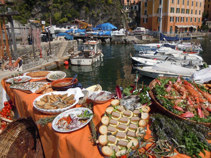 Food & Drinks 4, Hillside Retreat Near 5 Terre, Genova
