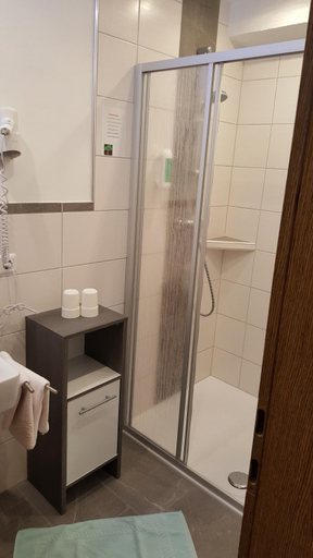 Bathroom 3, Hotel Pension Oswald, Spittal an der Drau