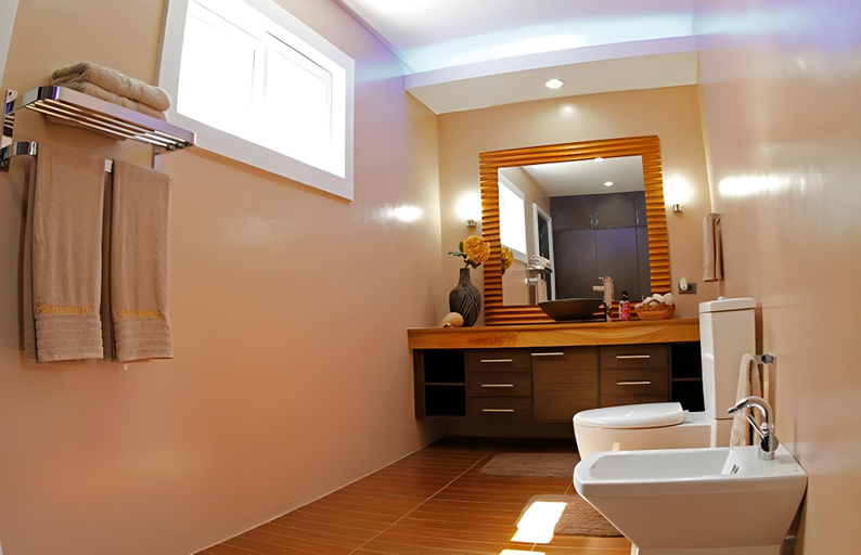 Bathroom 4, Club Serena Resort, Moalboal