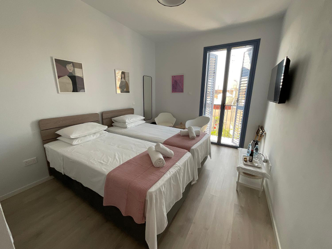 Bedroom 2, Le Voyageur By the Sea - Furnished Rooms, Larnaca