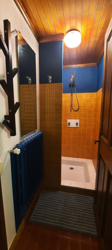 Bathroom 3, Les Vagabonds du Mont, Isère