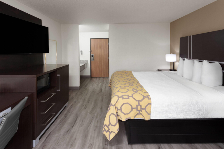 Bedroom 3, Baymont by Wyndham Green Bay, Brown