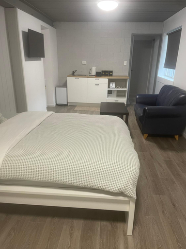 Kitchen 2, Spacious studio unit, Rochedale South
