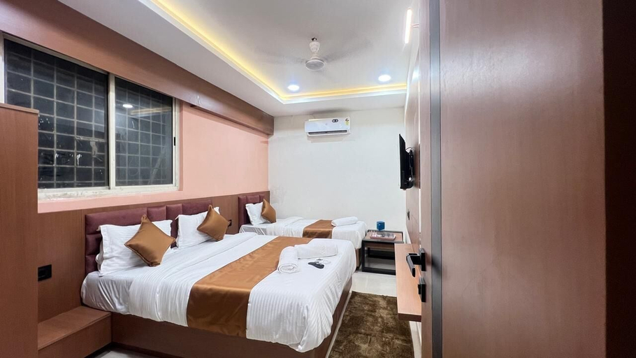 Room 2, HOTEL NEST ICON, Ahmadabad