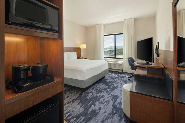 Bedroom 3, Fairfield Inn & Suites by Marriott La Crosse Downtown, La Crosse