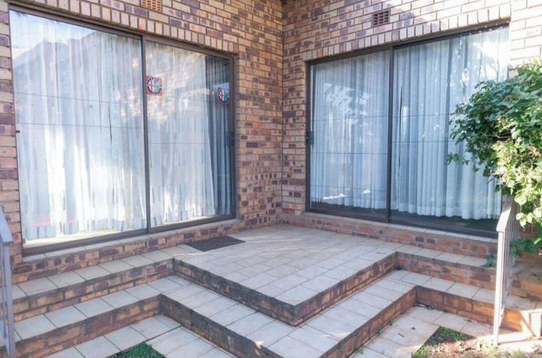 Exterior & Views 2, Sojourners Rest House, Ekurhuleni