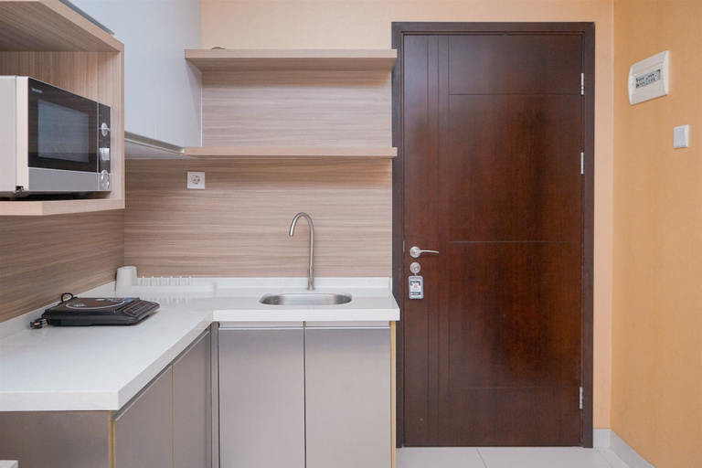 Private kitchen 3, Comfy And Serene 1Br Apartment Brooklyn Alam Sutera, Tangerang