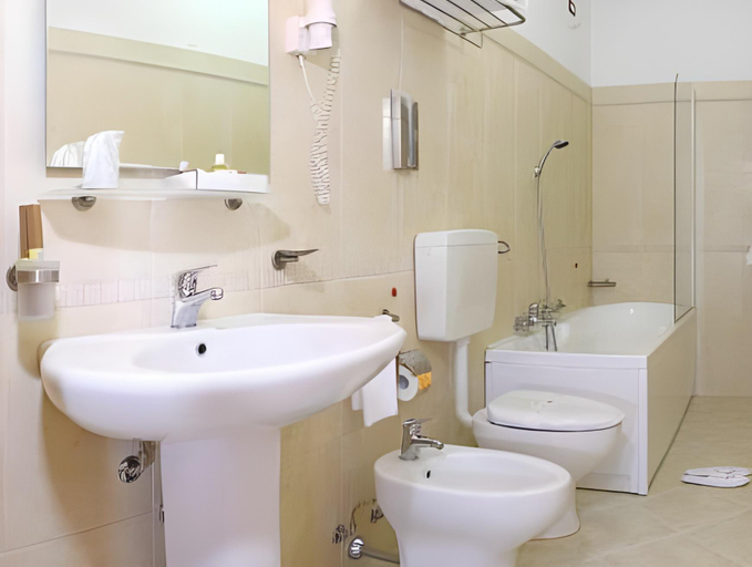 Bathroom 5, Hotel Centrale Spa & Relax, Trapani