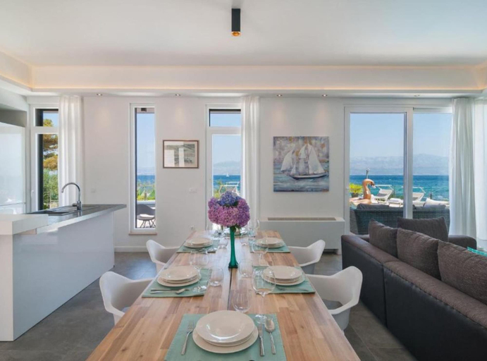 Dining room 4, Villa Ema, Sutivan
