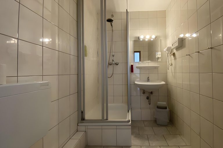Bathroom 3, Ferienhaus im Kurort inkl. Fruehstueck, Goslar