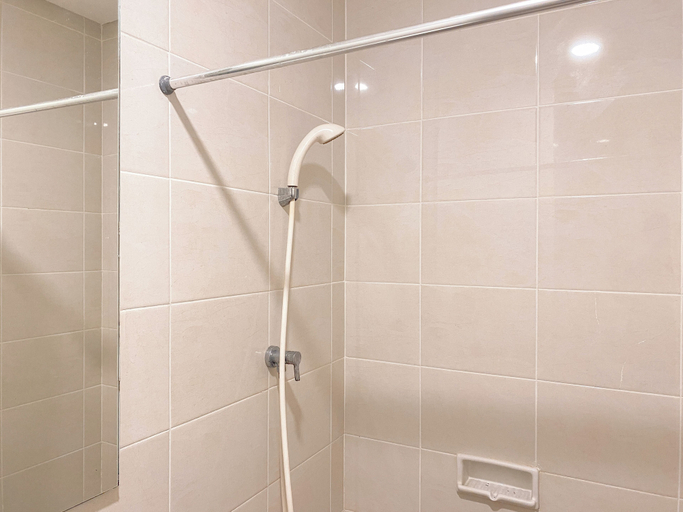 Bathroom 3, Great Choice 1Br Apartment At Green Bay Condominium, Jakarta Utara