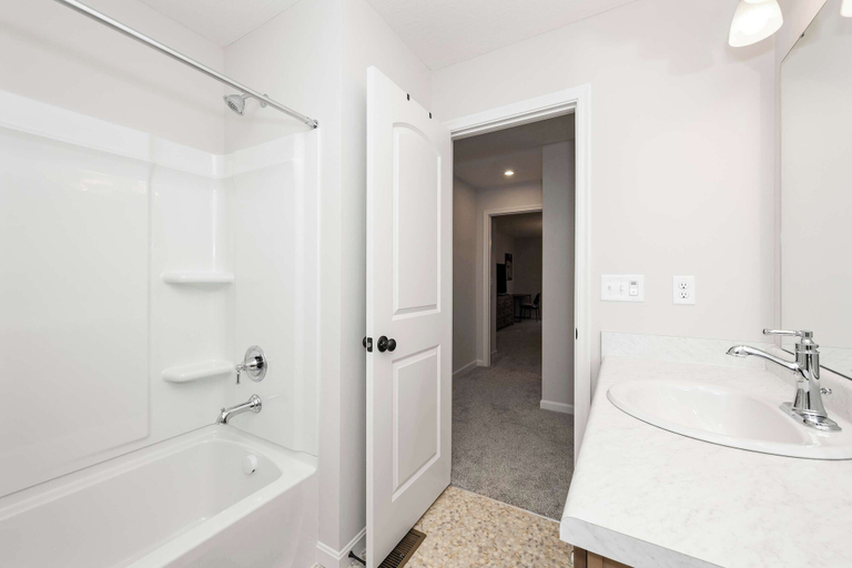 Bathroom 4, 5BR + 4 Baths Near Ark Sleeps 12, Boone